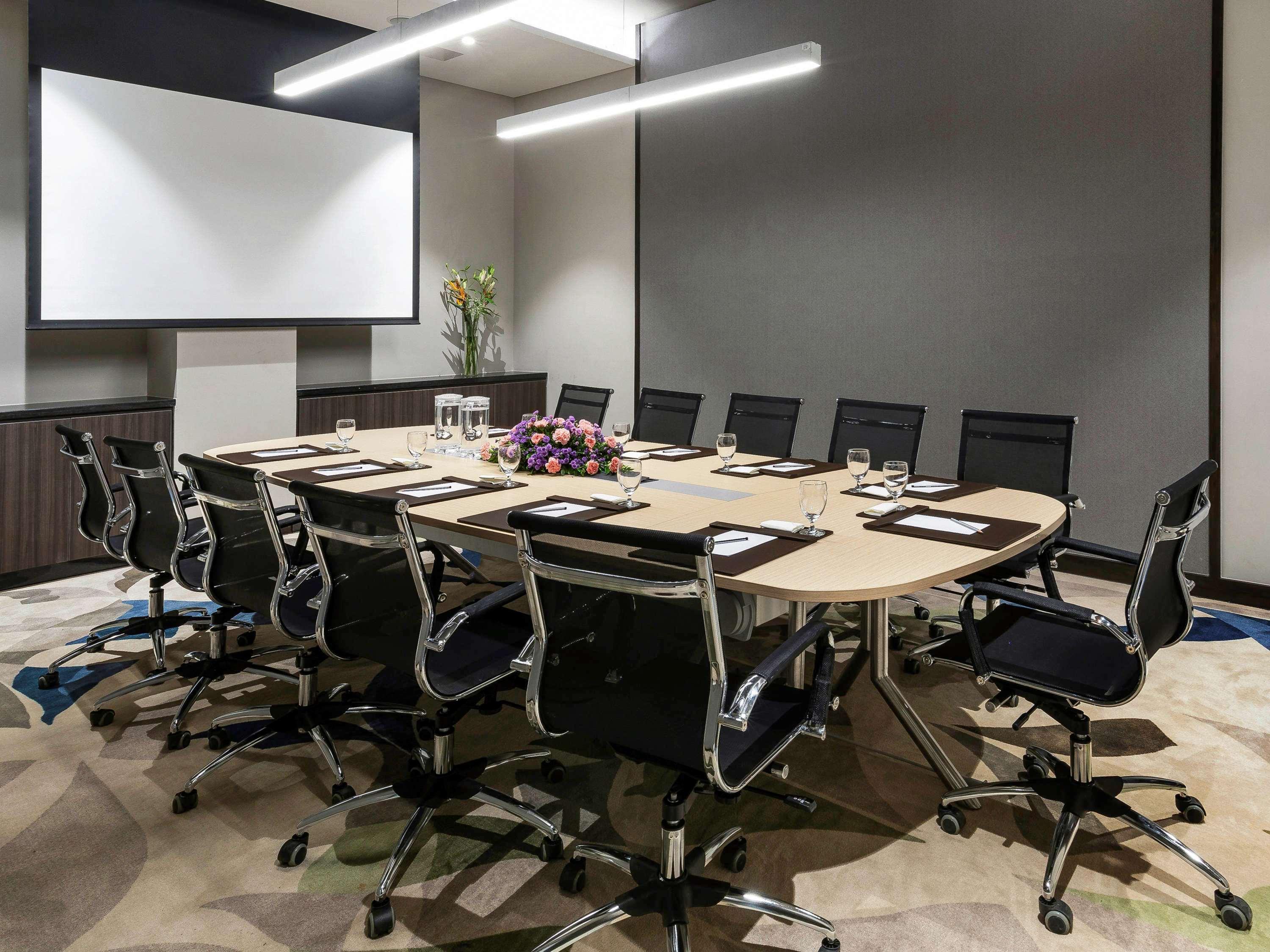 Grand Mercure Ahmedabad Gift - An Accor Brand Hotel 5*