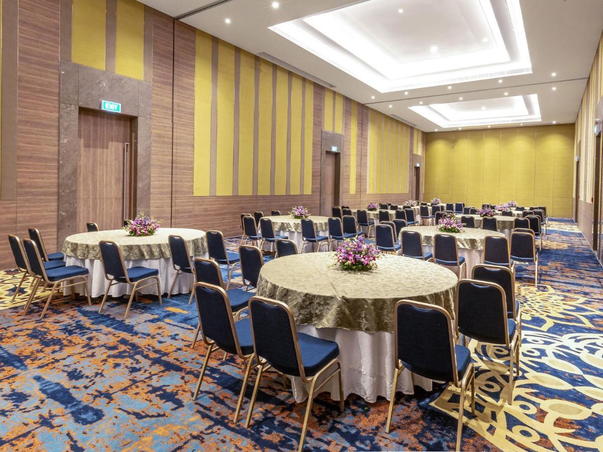 Hotel Grand Mercure Ahmedabad Gift - An Accor Brand